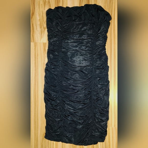 Guess Sexy Strapless Black Bodycon Ruched Dress with a Built in Bodice size XS - Picture 7 of 8